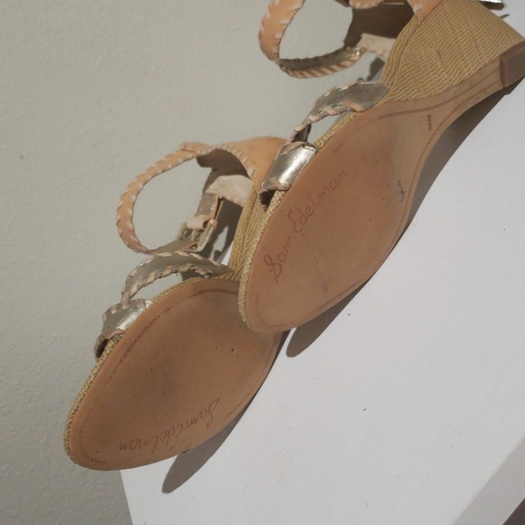 Tan and gold wedges - Picture 3 of 3